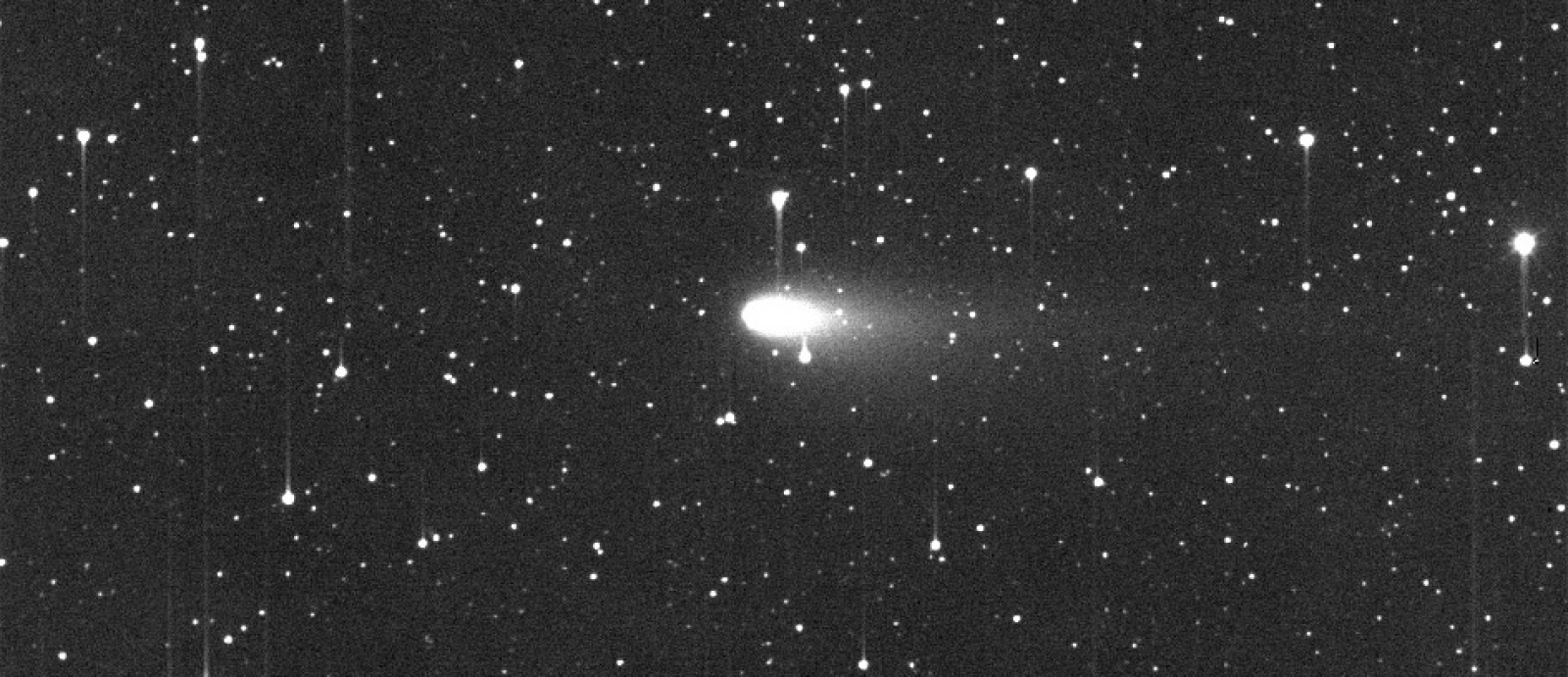 An image of comet C/1999 S4 LINEAR taken by one of the LINEAR telescopes shows a characteristic well-developed tail.