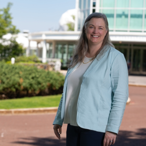 An outdoor portrait photograph of Linda McCabe.