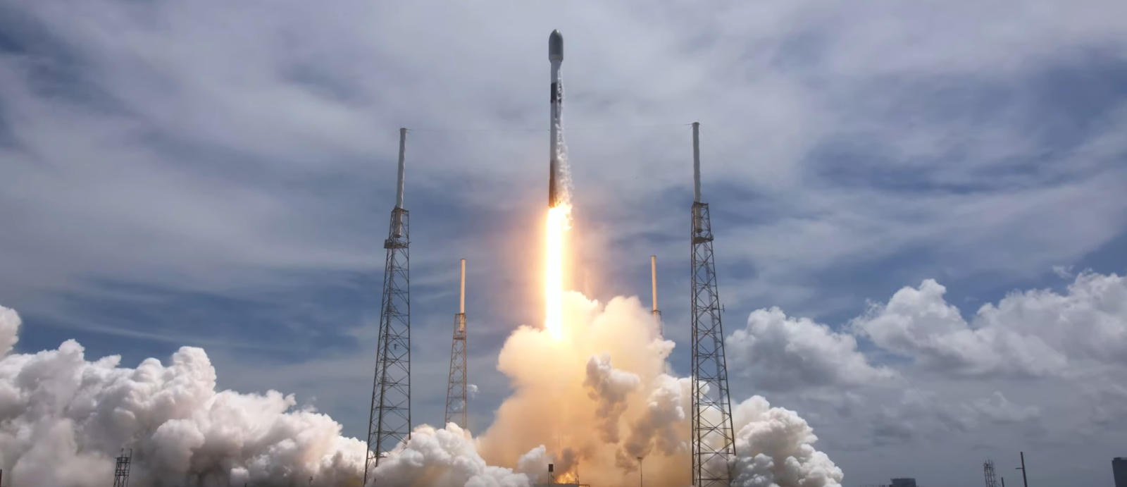 Spacex launches the Transporter-5 mission carrying 59 payloads, including Lincoln Laboratory’s Agile MicroSat. (Photo: SpaceX)