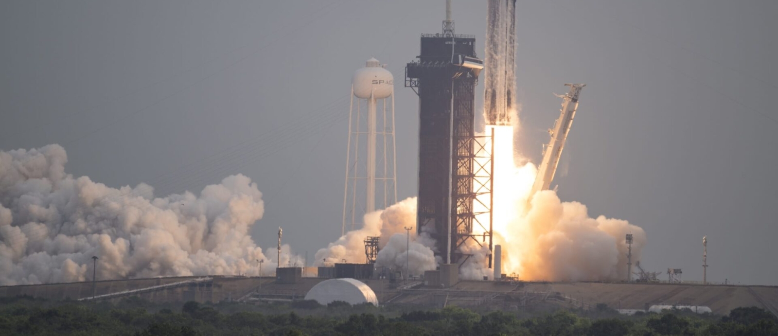 NASA’s Psyche spacecraft launched in October 2023 on a SpaceX Falcon Heavy rocket from the Kennedy Space Center in Florida. (Credit: NASA/Aubrey Gemignani)