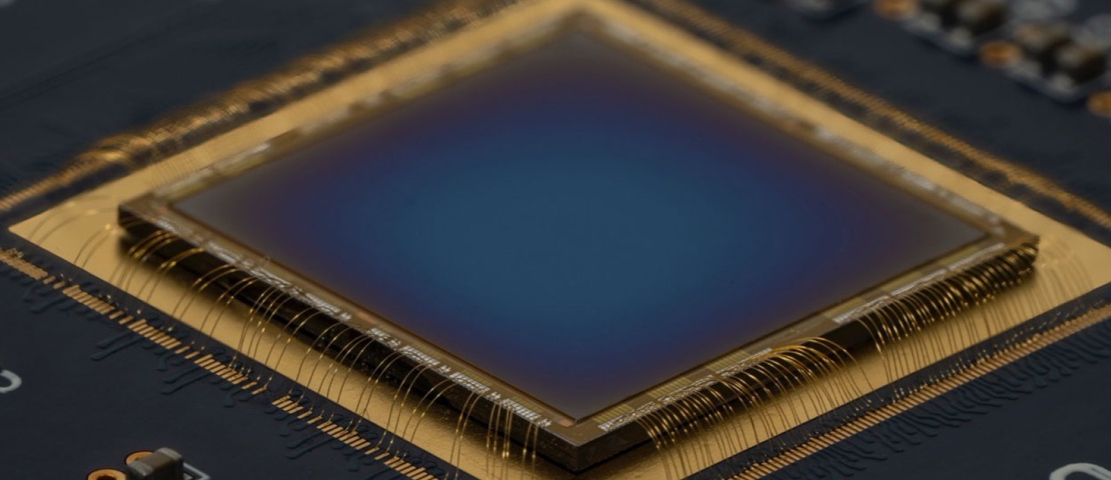 a photo of an integrated circuit package