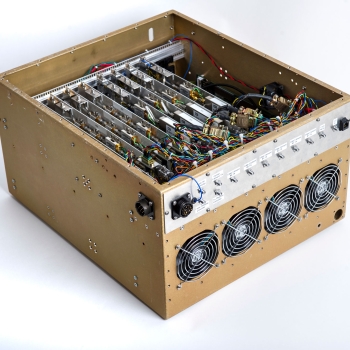 Photo of electronics and signal processing hardware of the scalable phased array antenna system.