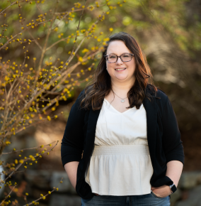An outdoor portrait photograph of Julia Kiernan.