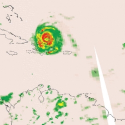 On 7 September, the microwave sensor on the Sumi National Polar-orbiting Partnership satellite captured heavy rainfall rates within hurricanes Irma (left) and Jose (right). NASA