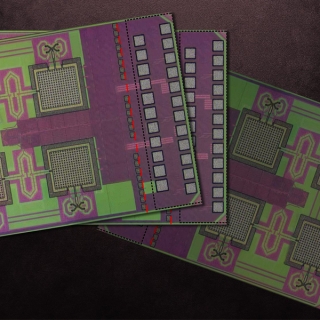 This image shows the CMOS THz-ID chip.