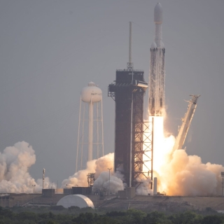 NASA’s Psyche spacecraft launched in October 2023 on a SpaceX Falcon Heavy rocket from the Kennedy Space Center in Florida. (Credit: NASA/Aubrey Gemignani)