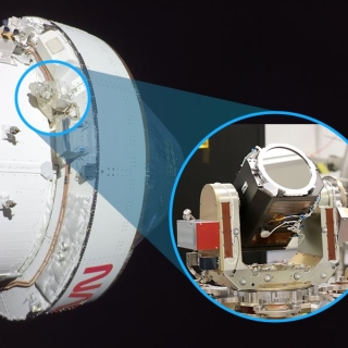A NASA spacecraft with a callout to a laser communications system. 