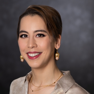 Trang Nguyen Professional Portrait